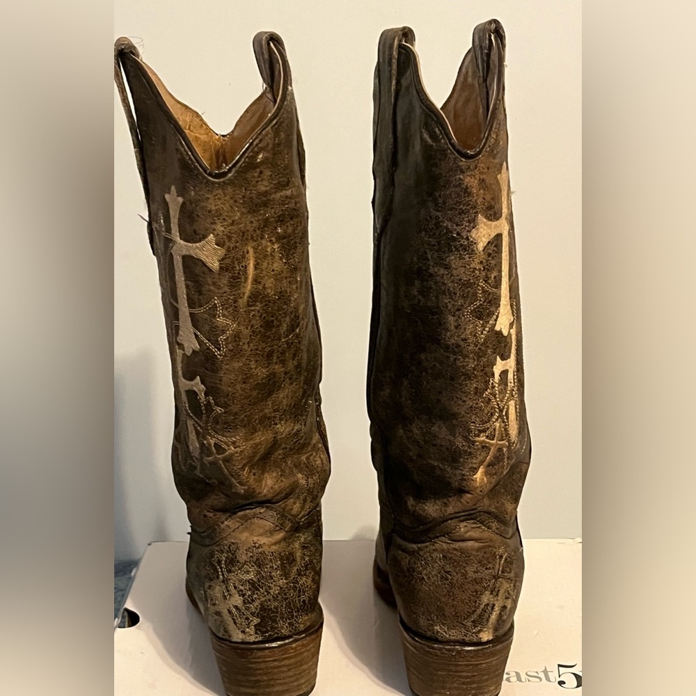 Ladies Circle G Brown Western Cowboy Boots with Cross Design - Picture 8 of 13